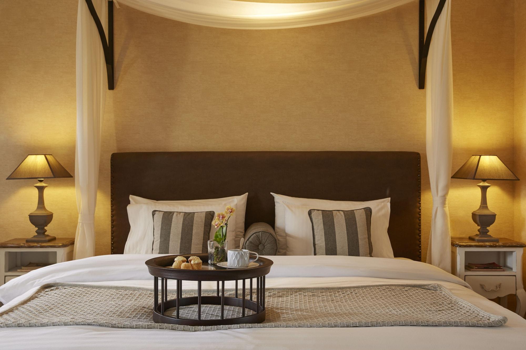 Limneon Resort & Spa Kastoria Ngoại thất bức ảnh A bedroom at the hotel