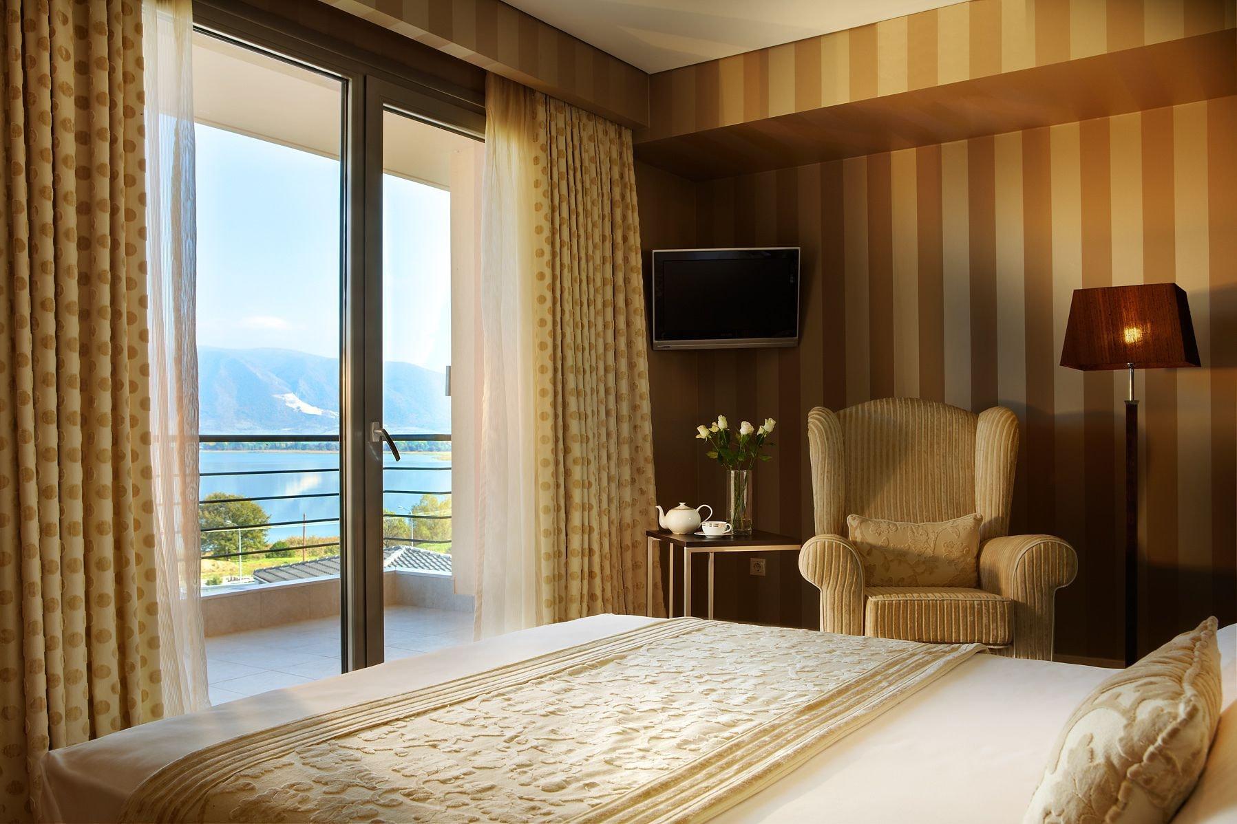 Limneon Resort & Spa Kastoria Ngoại thất bức ảnh A bedroom at the hotel