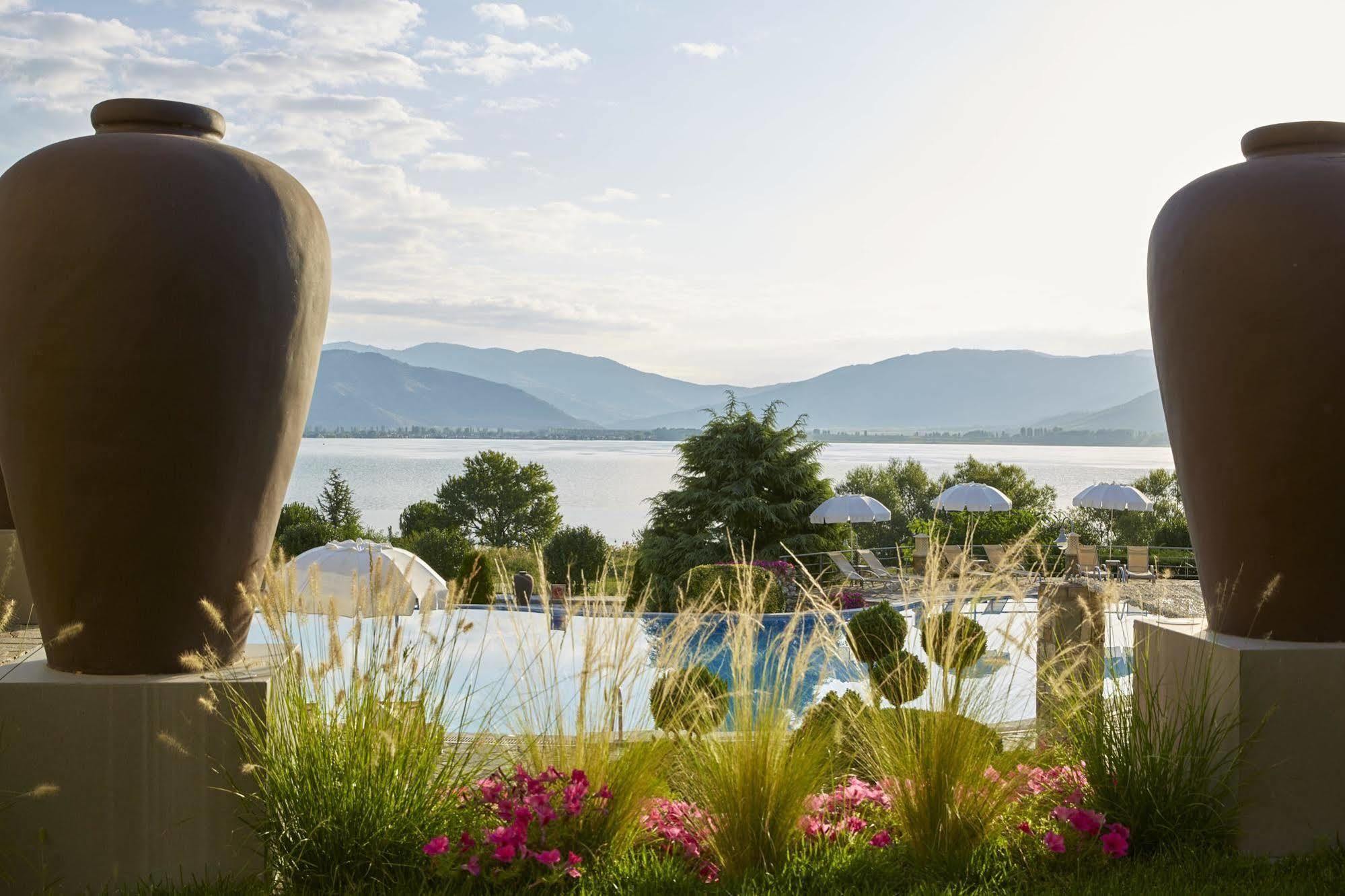 Limneon Resort & Spa Kastoria Ngoại thất bức ảnh View of the resort